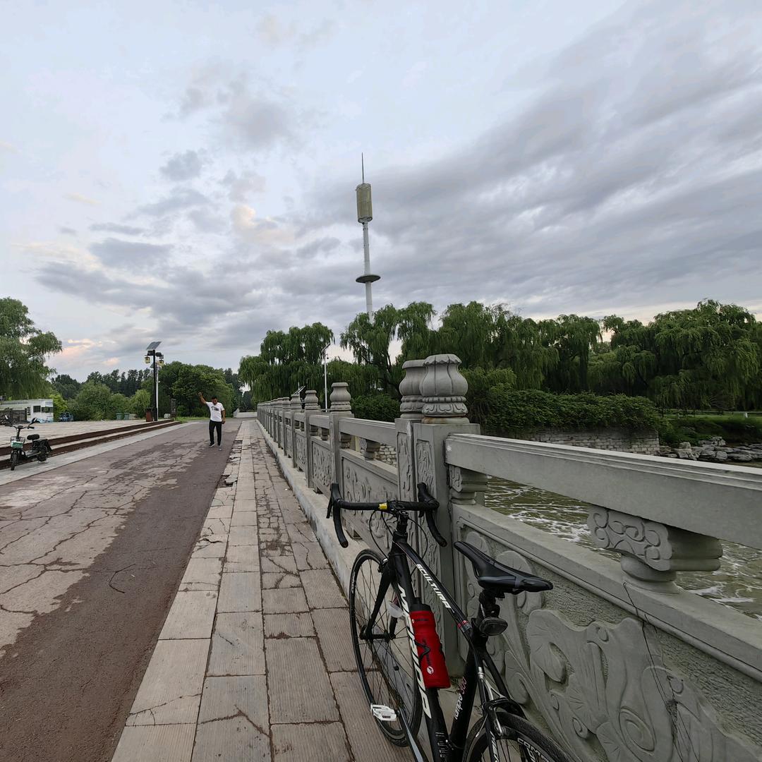 百味小龙虾炒菜烧烤