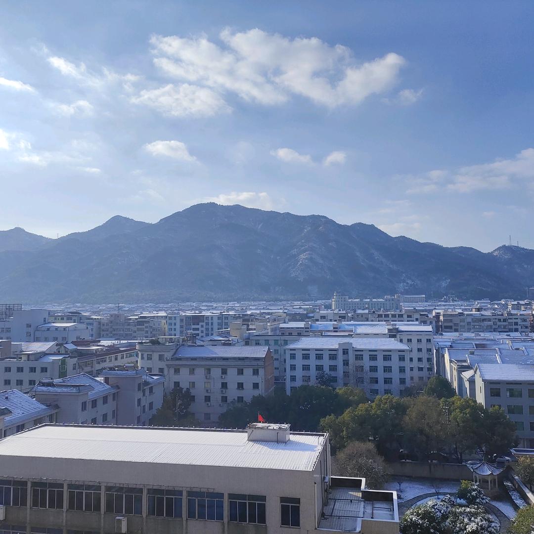 溪流🎣小哥