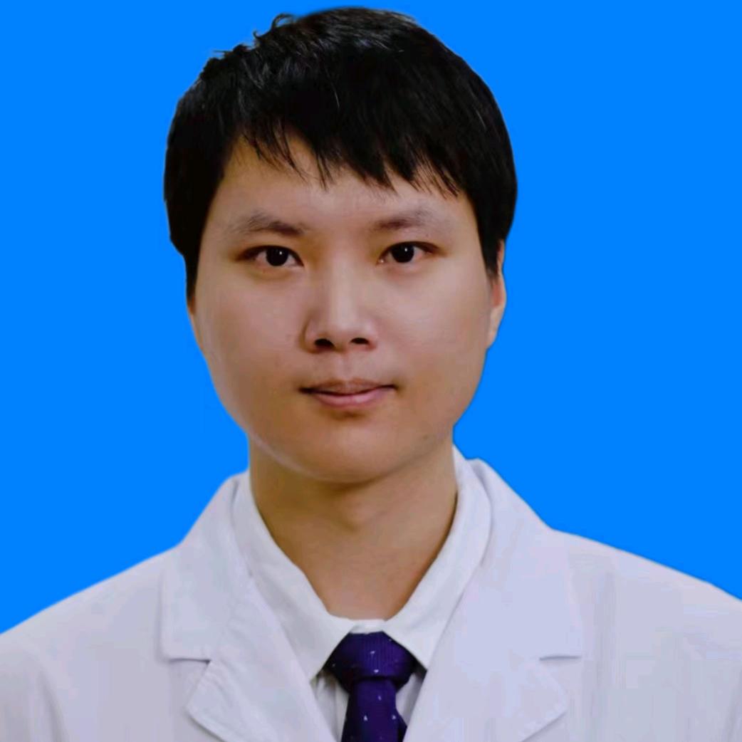 儿科医生李坤华