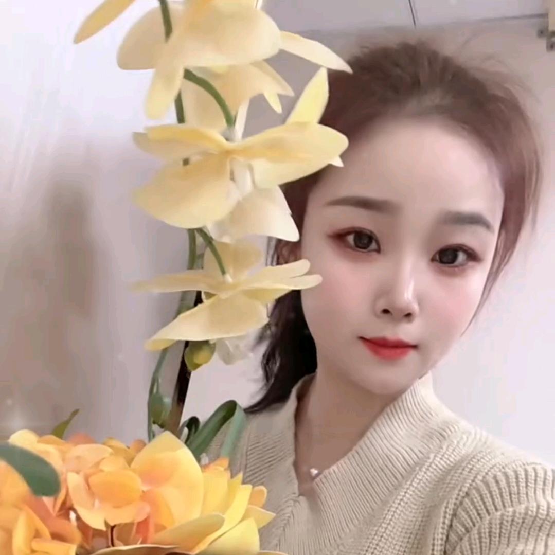 何姐