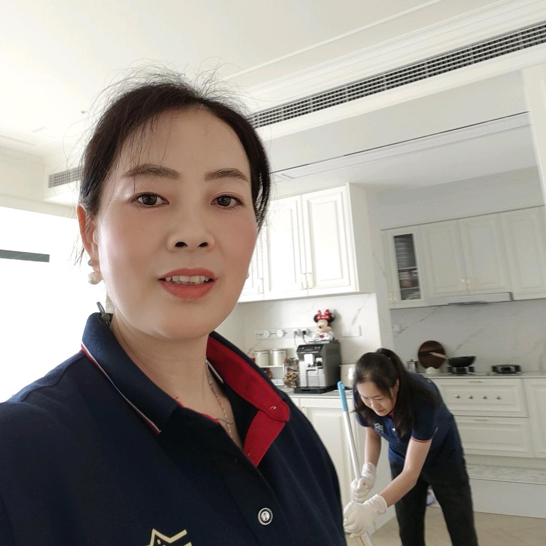 70后农村宝妈王姐在重庆做家政