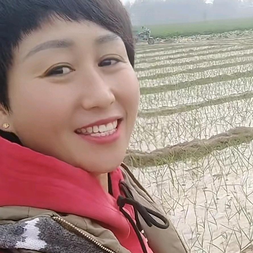 李芳