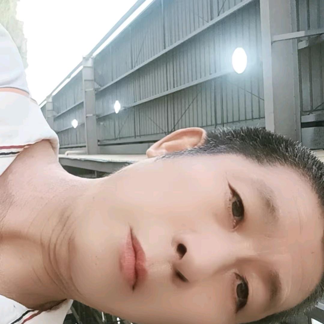 爱钓鱼的老卢