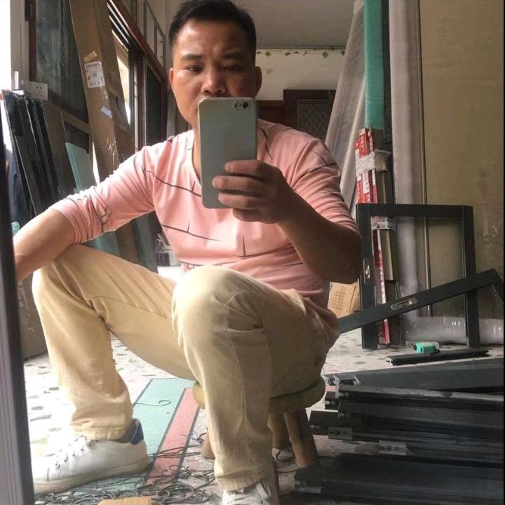 小何安装团队，安装门窗，删除回忆。。。