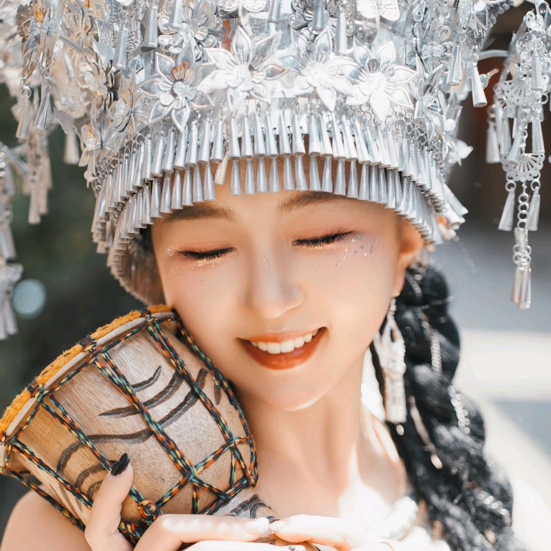 当然爱妮