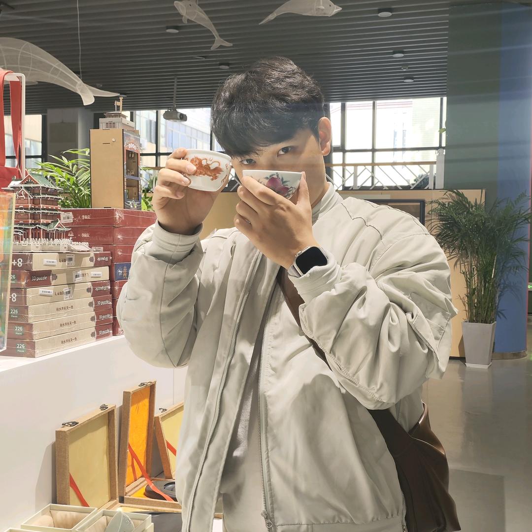 小尹亚