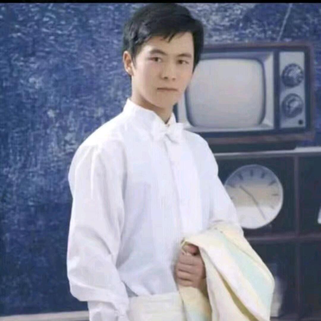 黄卫19870902