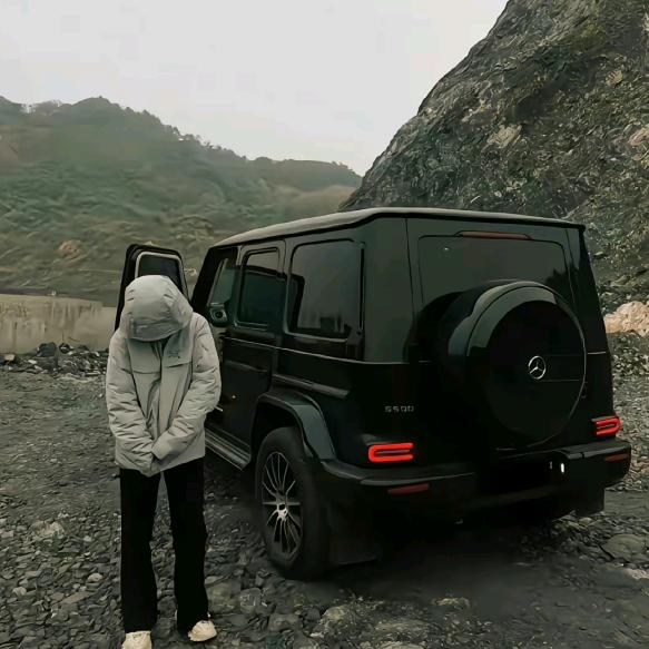 杜鑫.