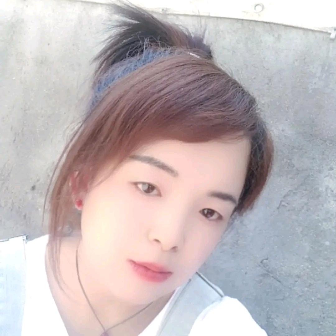 (ง •̀_•́)萍萍