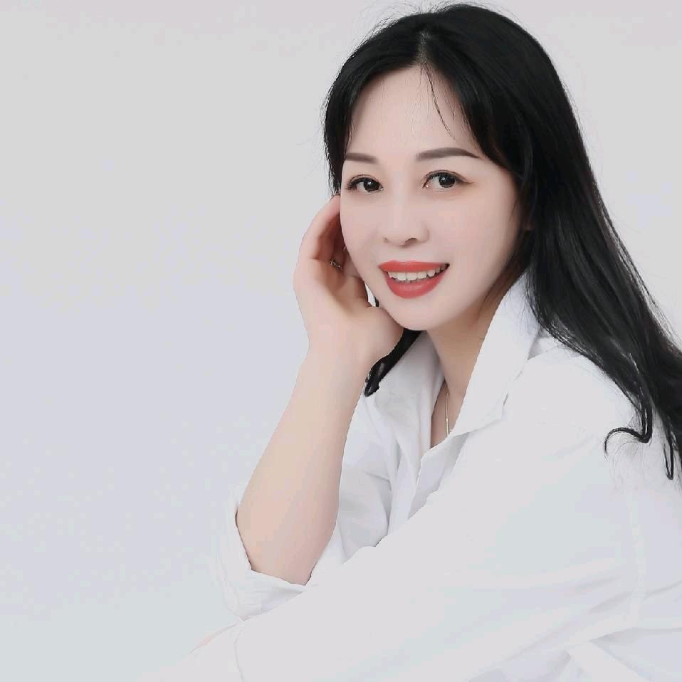 高山英姐邻途女人缘服装店