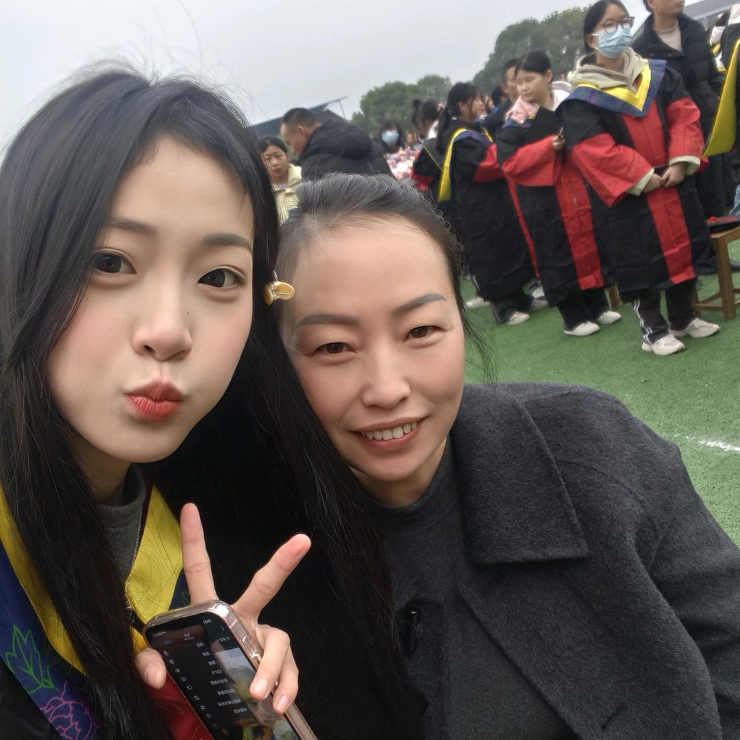 漠然走过，陌路花开