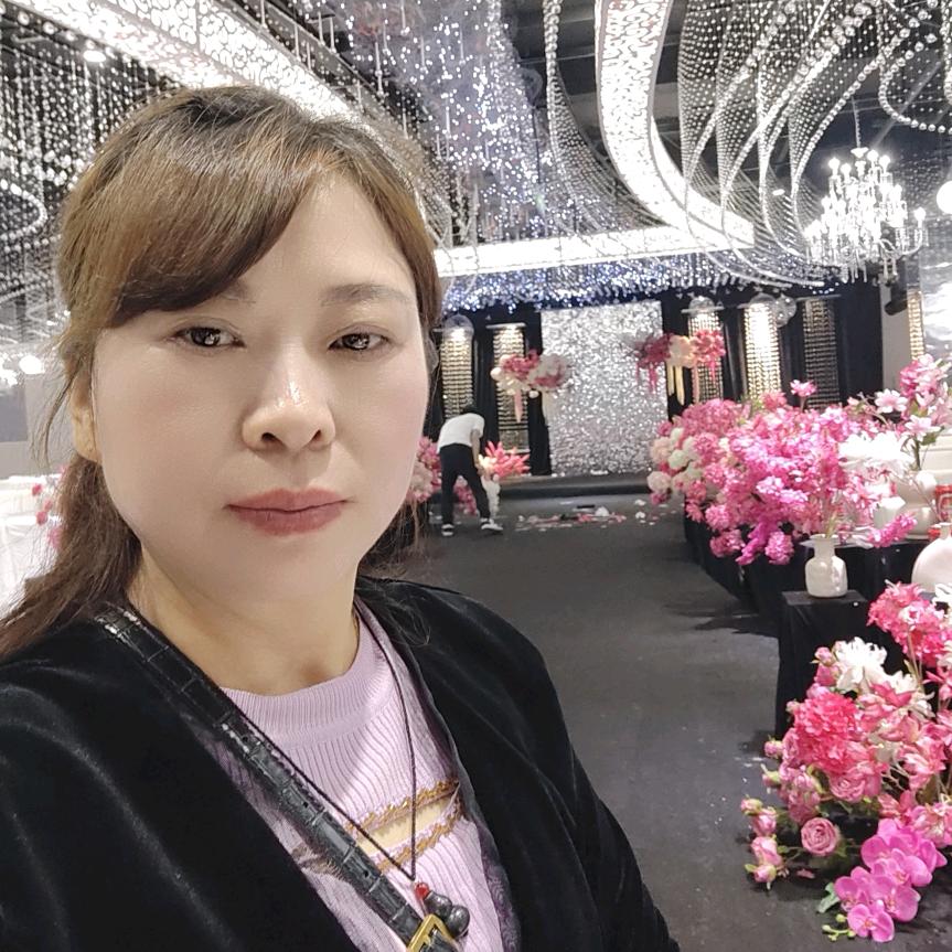 春光美好物橱窗
