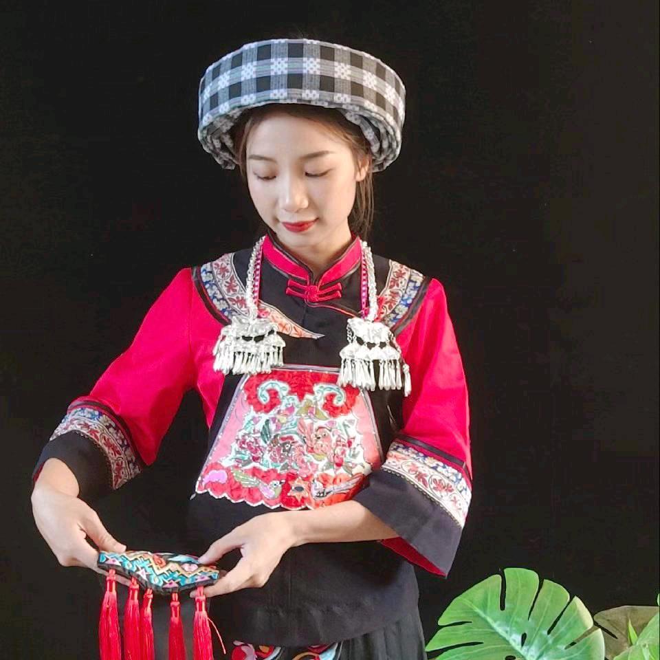 布依小西