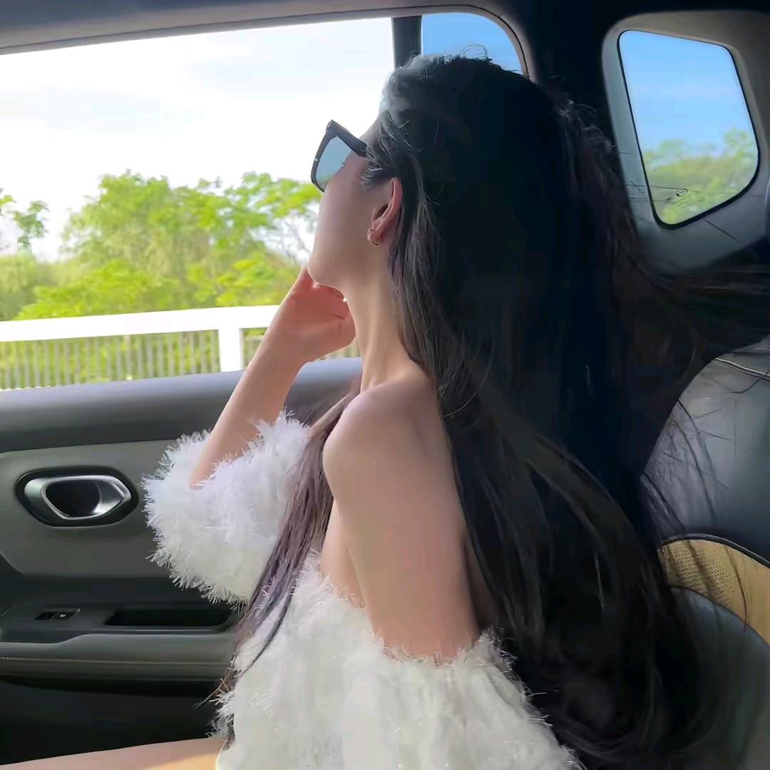小彤.