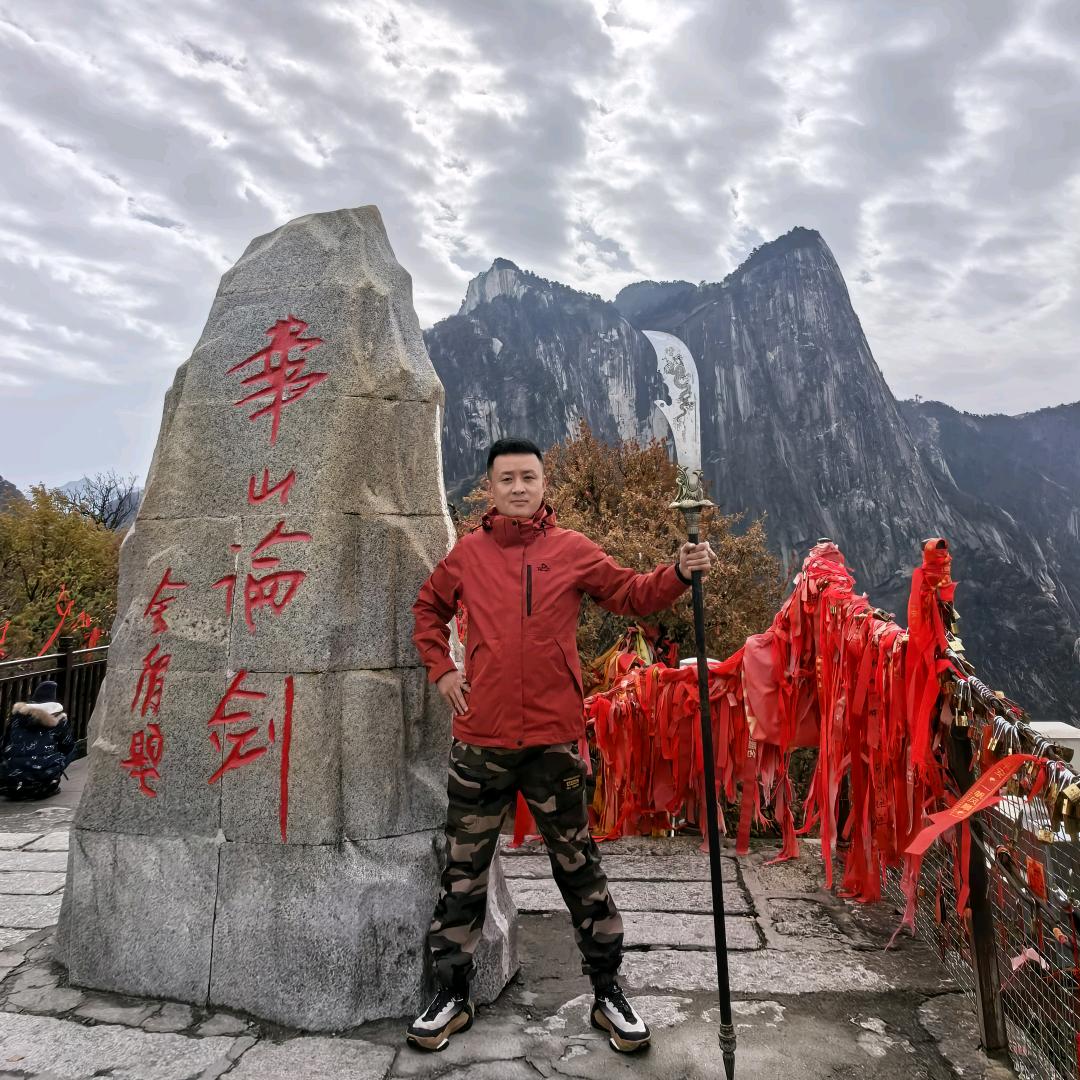 刘高龙