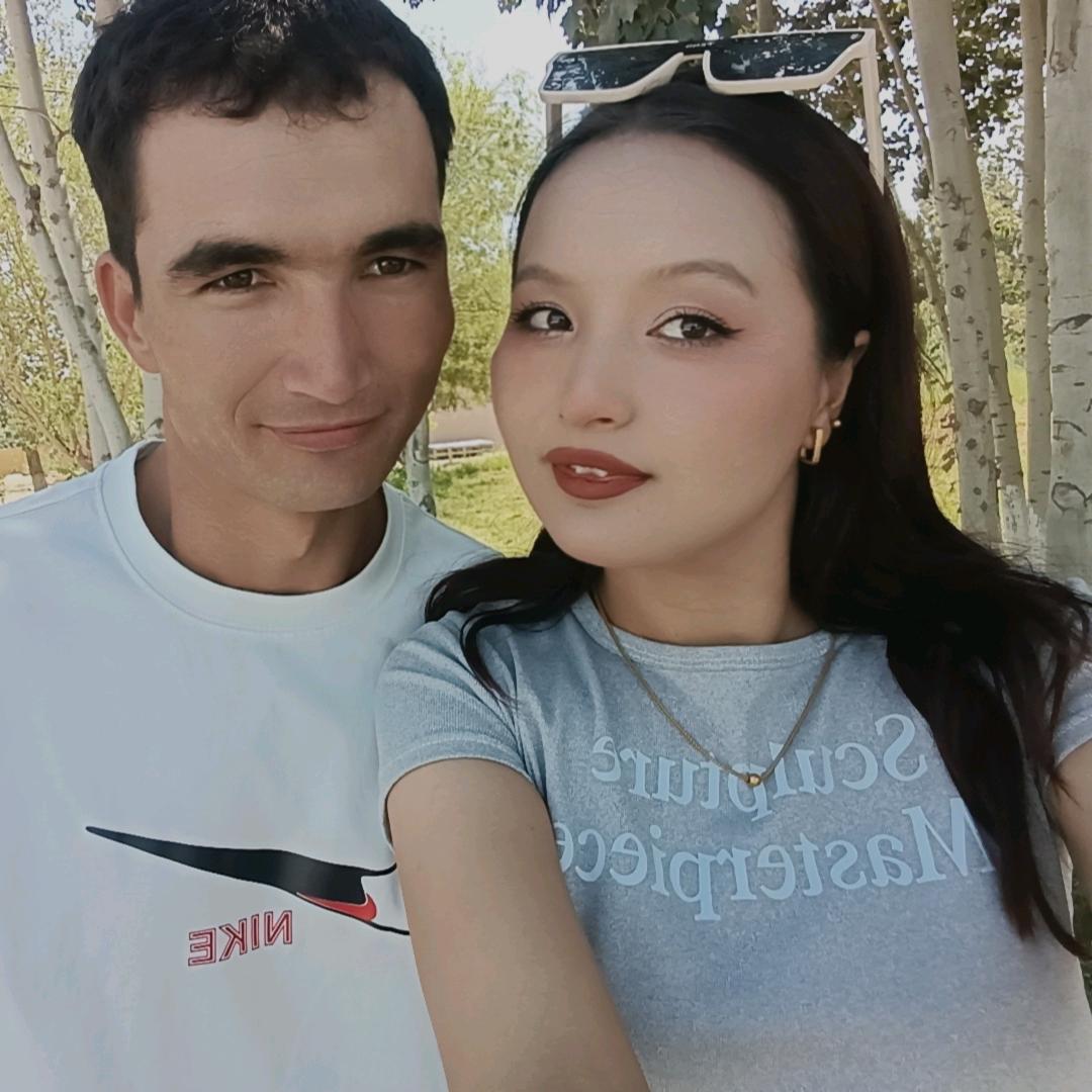 👥