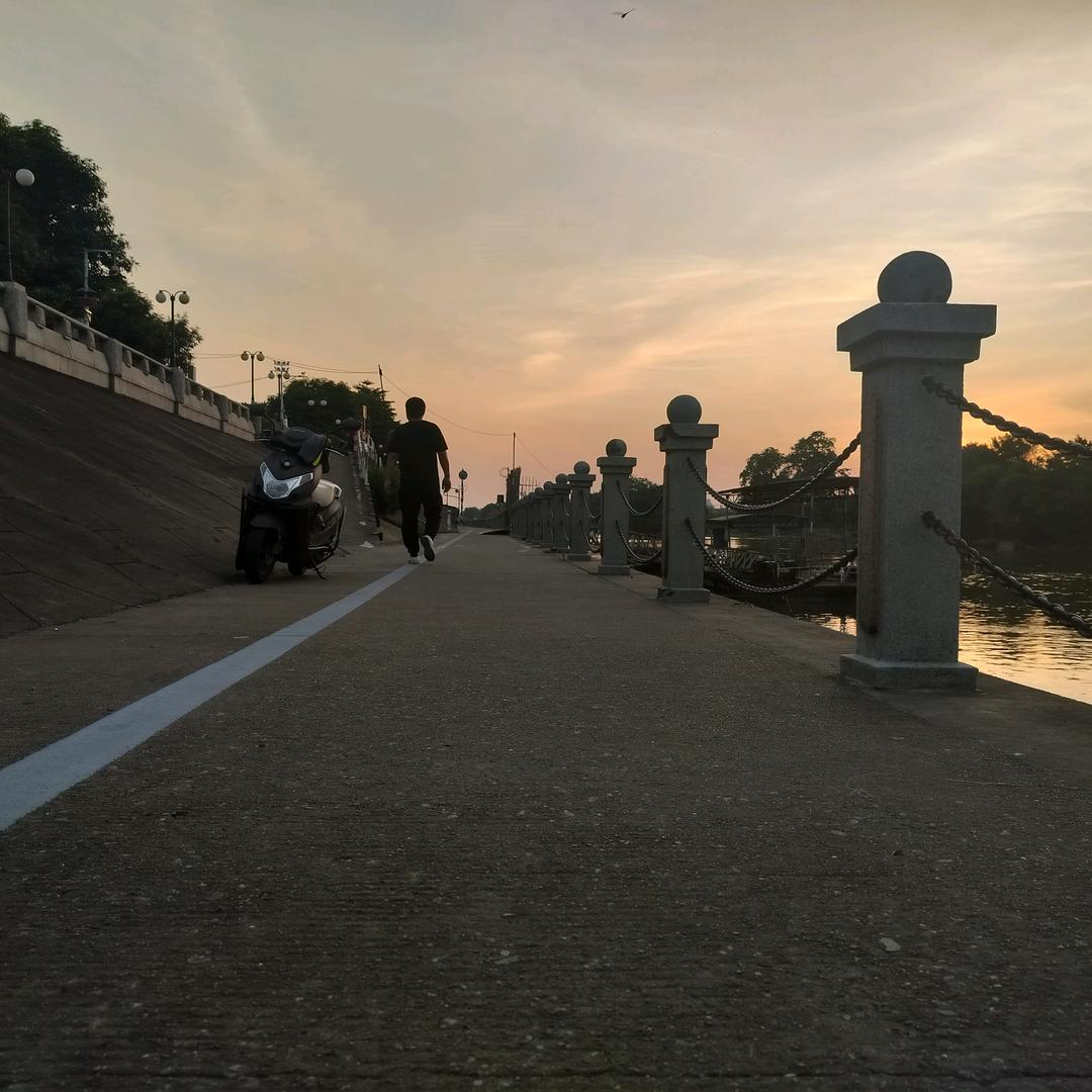 三角洲行动（跑刀鼠鼠 纯绿跑刀）