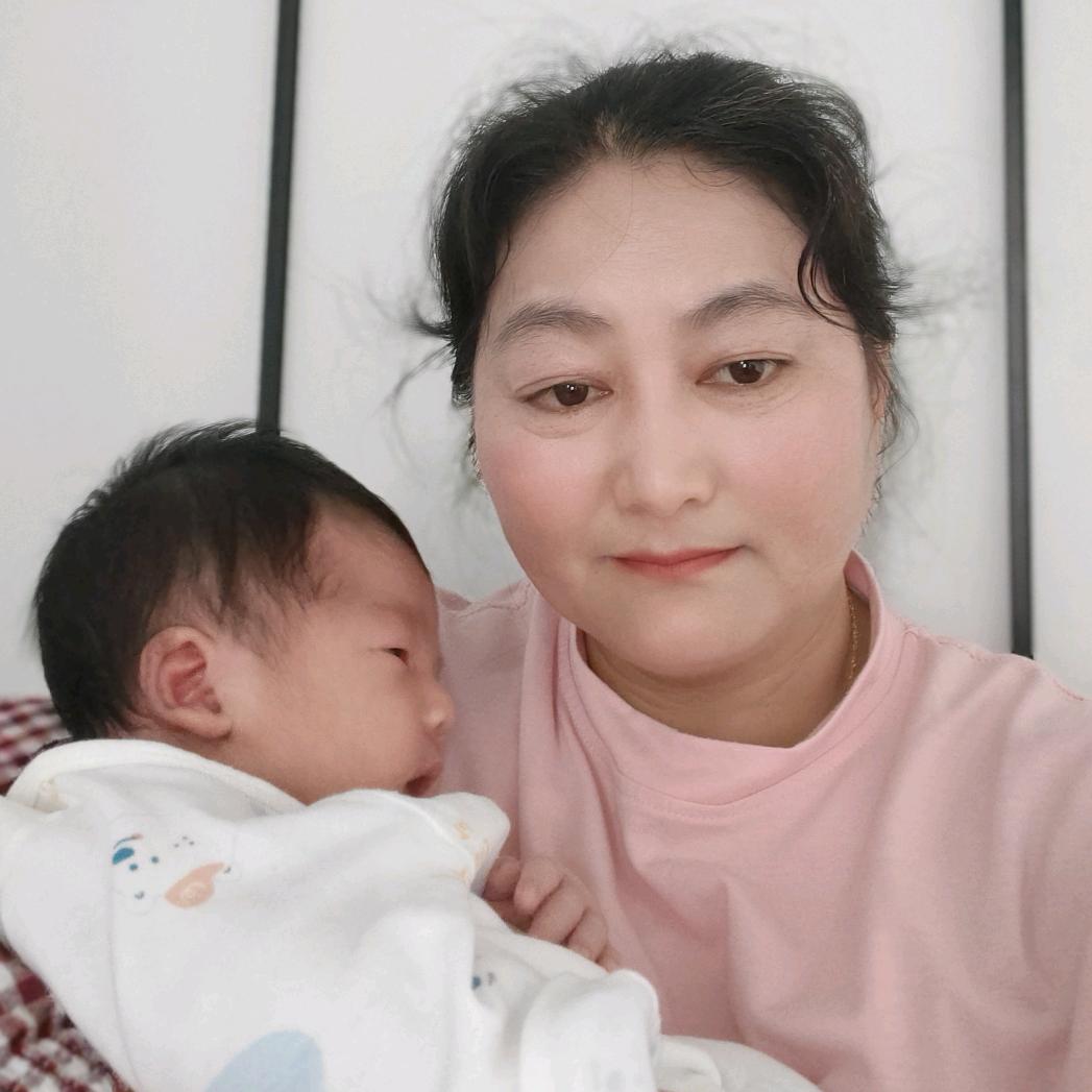 母婴护理师邓姐
