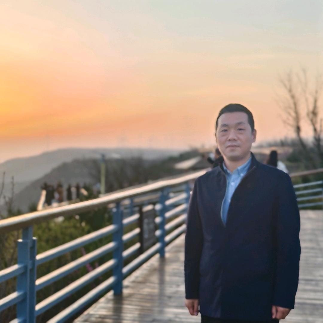 西安康桥职业高中王飞