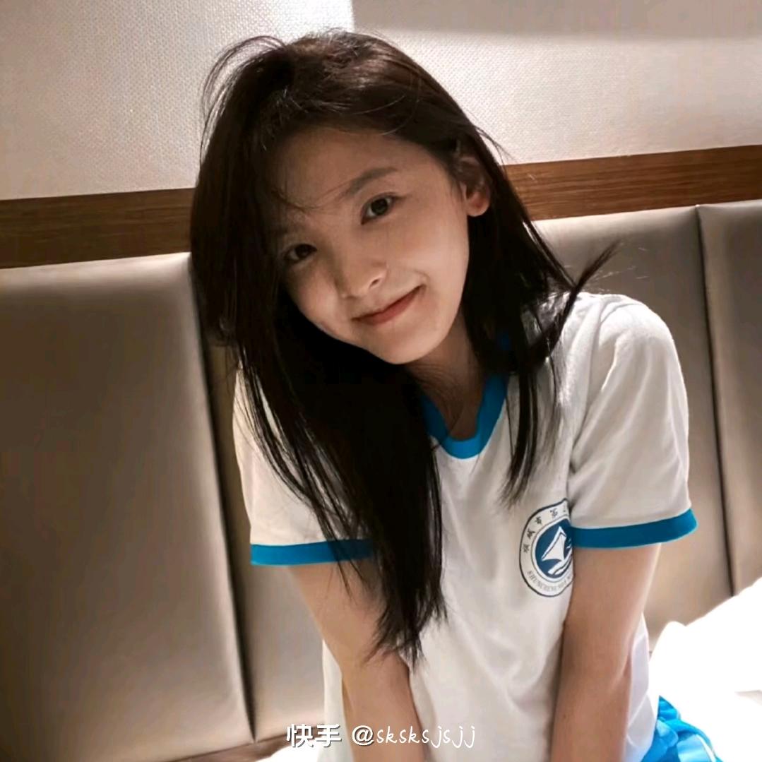 小Y.