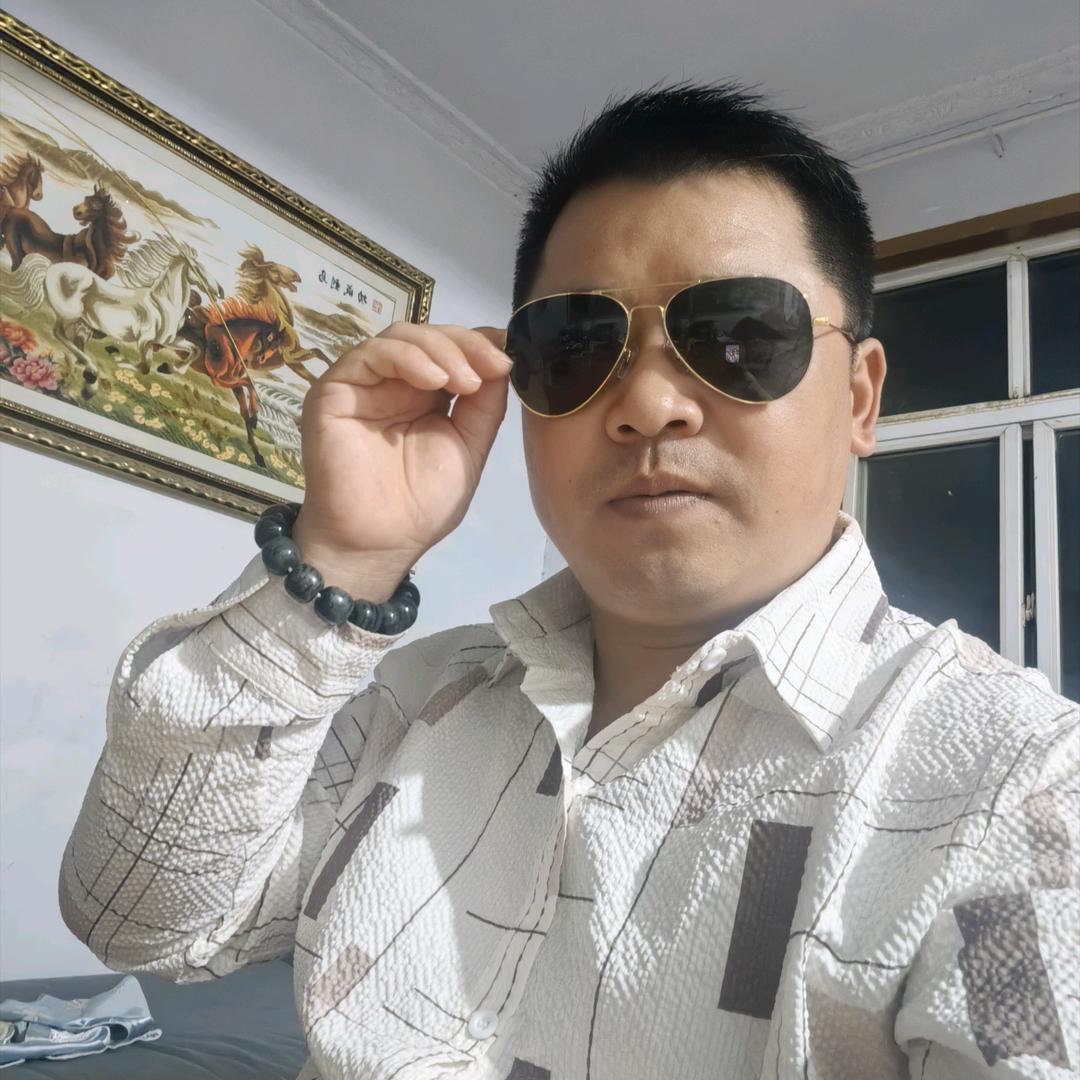 王延敬，卍
