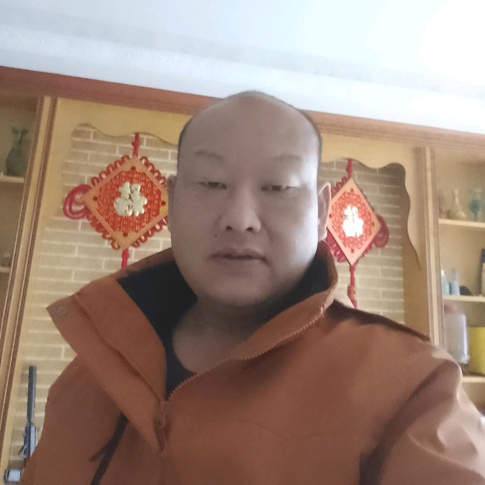 李亮