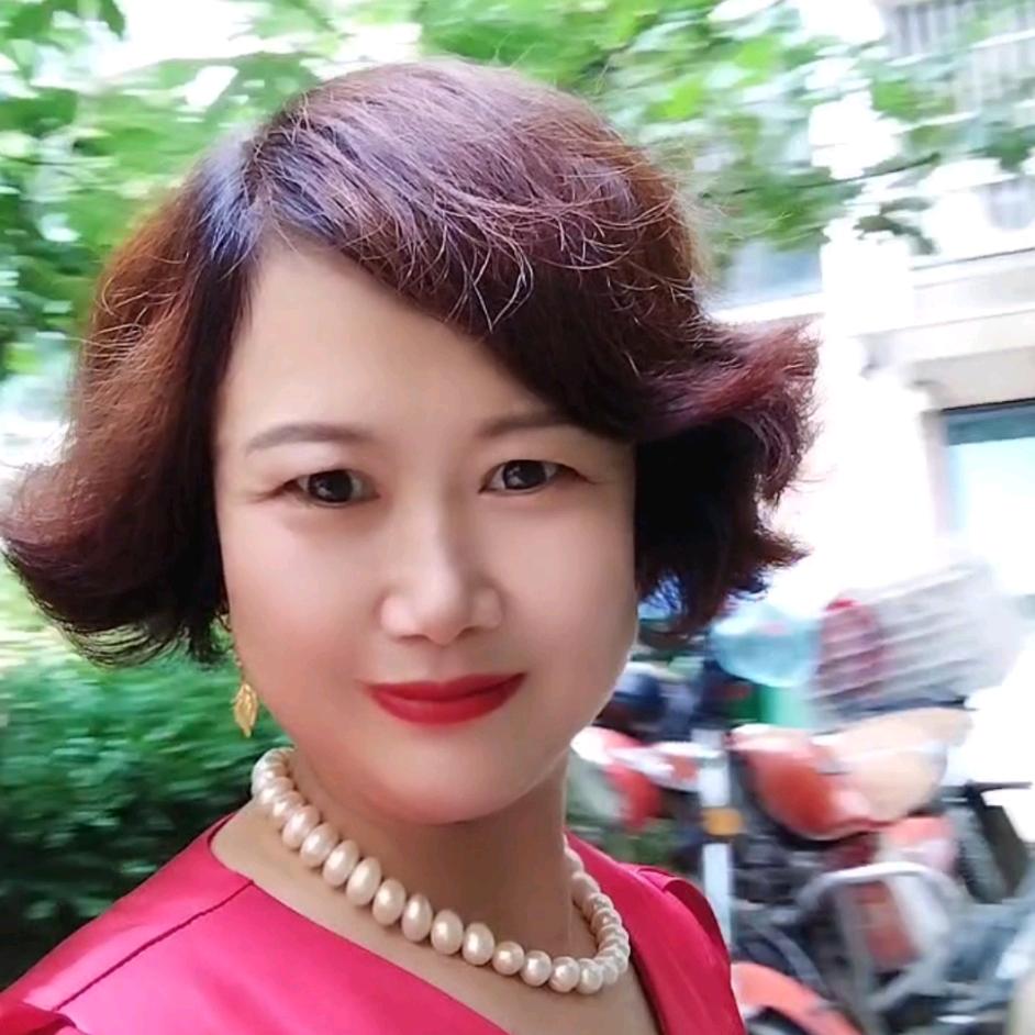 《刘》三姐九妹鼓舞团