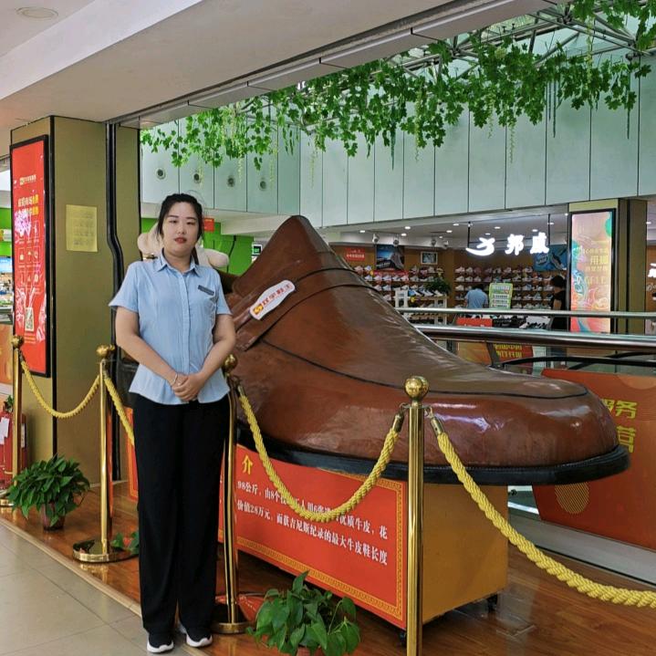 皮鞋商场  迪兰朵莉专柜