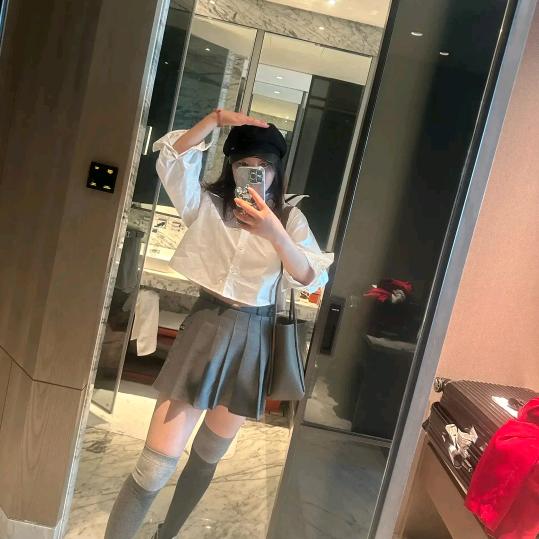 咬一口小蛋糕🍰