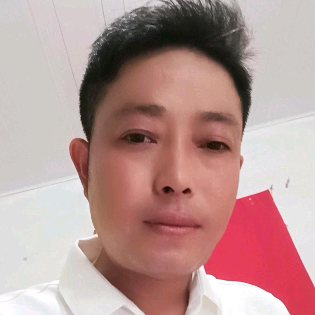 系统窗，木门。推拉门