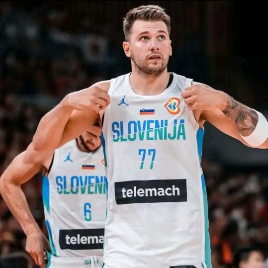 小rua爱玩球星卡