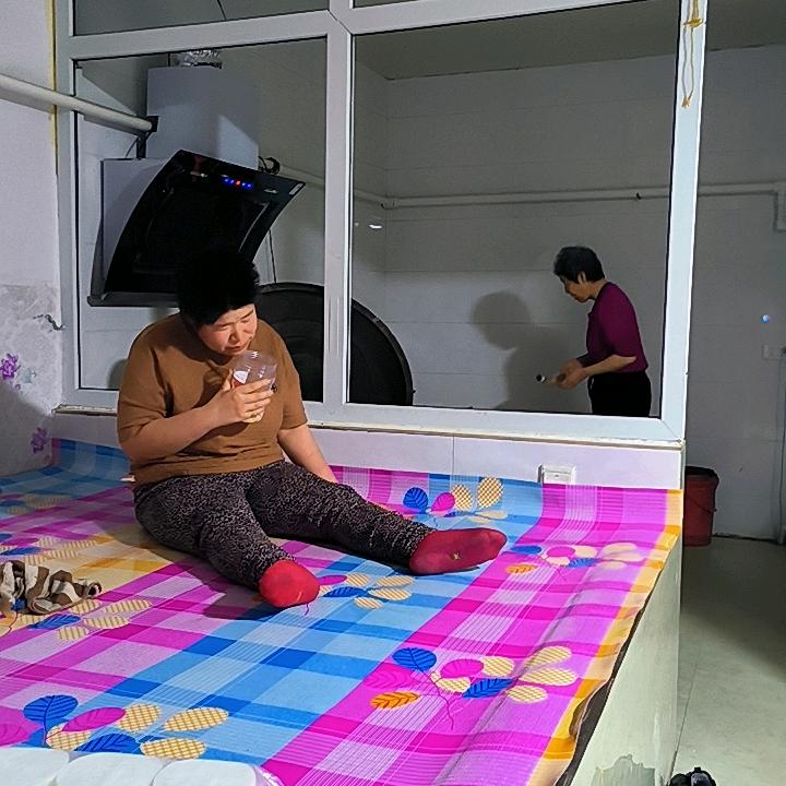 全家三个残疾人不容易。