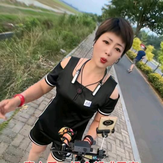 赵玲
