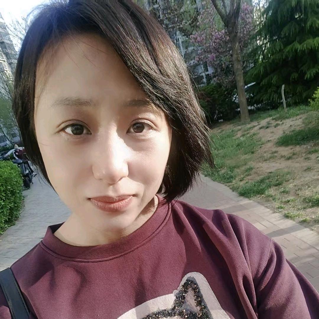海边踏浪