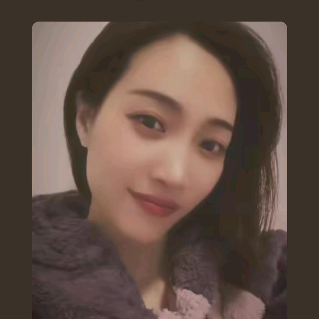 英子