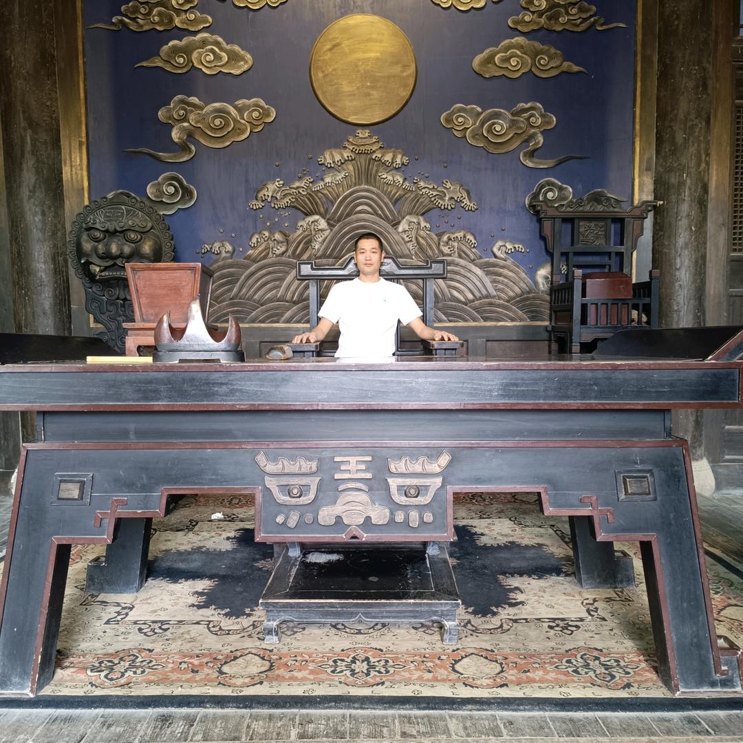 潇洒哥。唐刚儿