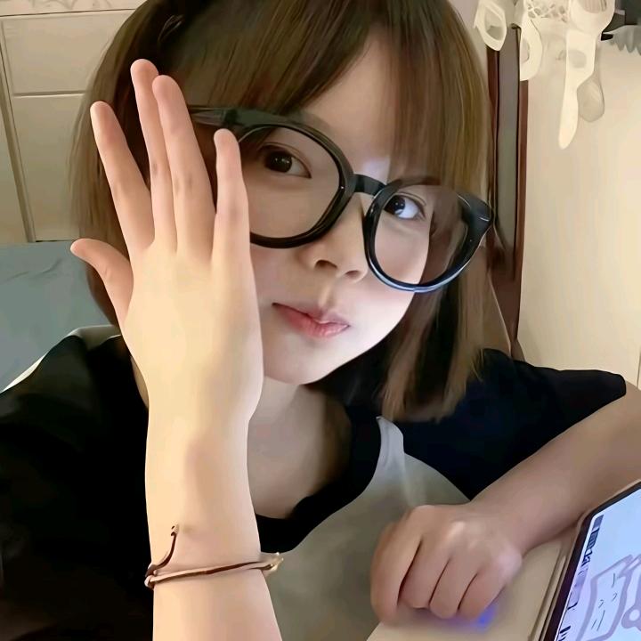 六月寒₍˄·͈༝·͈˄₎◞ ̑̑