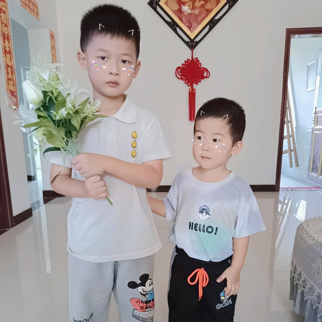 小小帅哥
