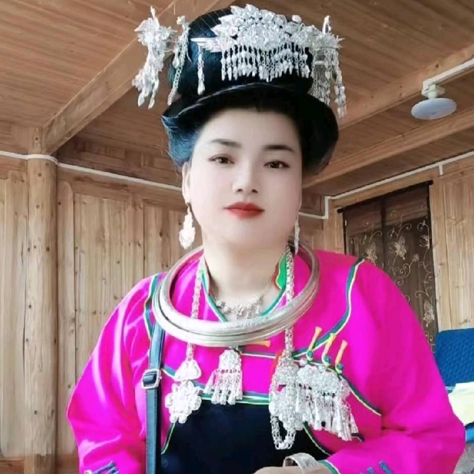 丽丽姐🌹🌹🌹《请勿连赞连赞拉黑》