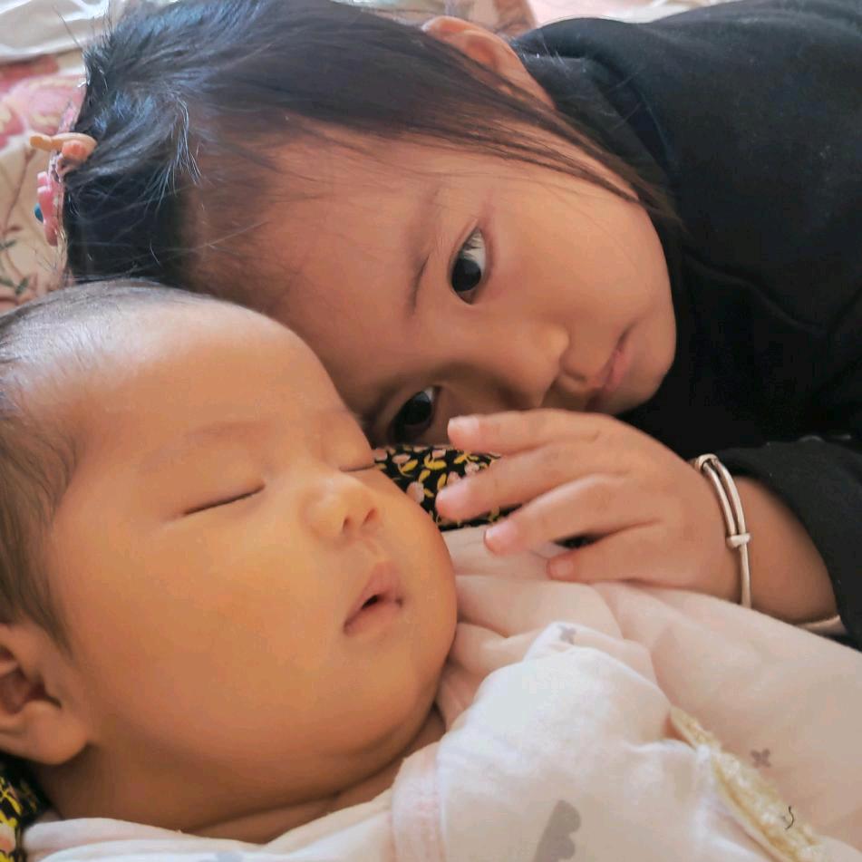 《东哥》家有三千金