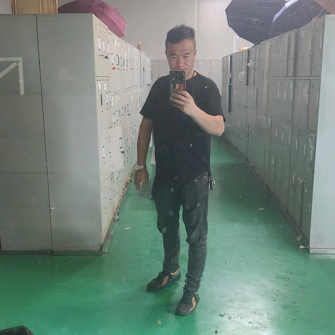 打不死的小强😞😜😜😜😈😈