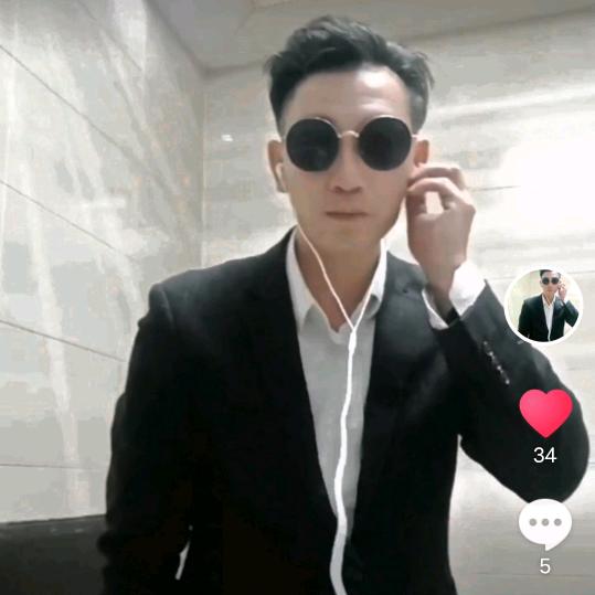 🌸果子哥不老男神🌸