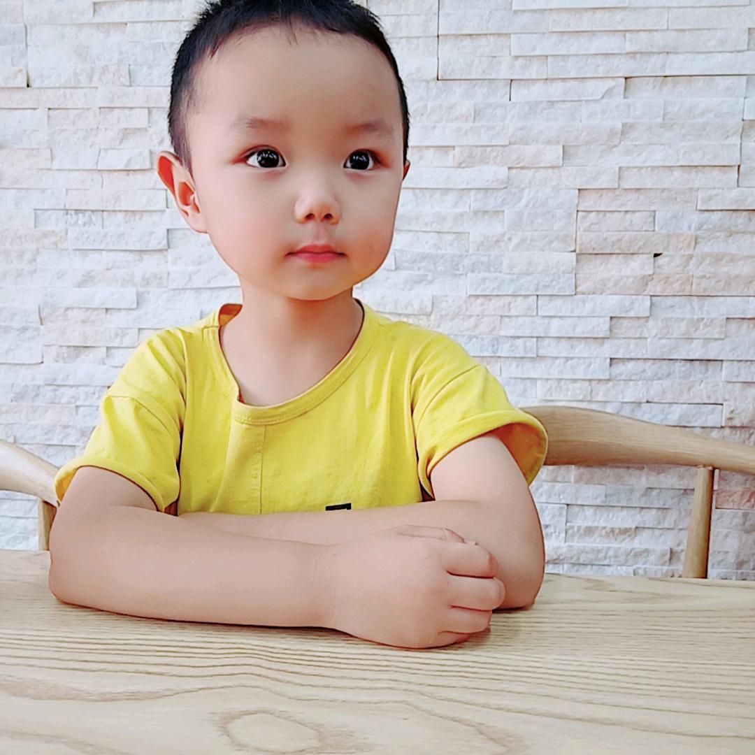 ╰微笑感染嘴角的苦涩