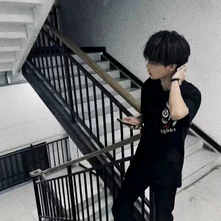 王震