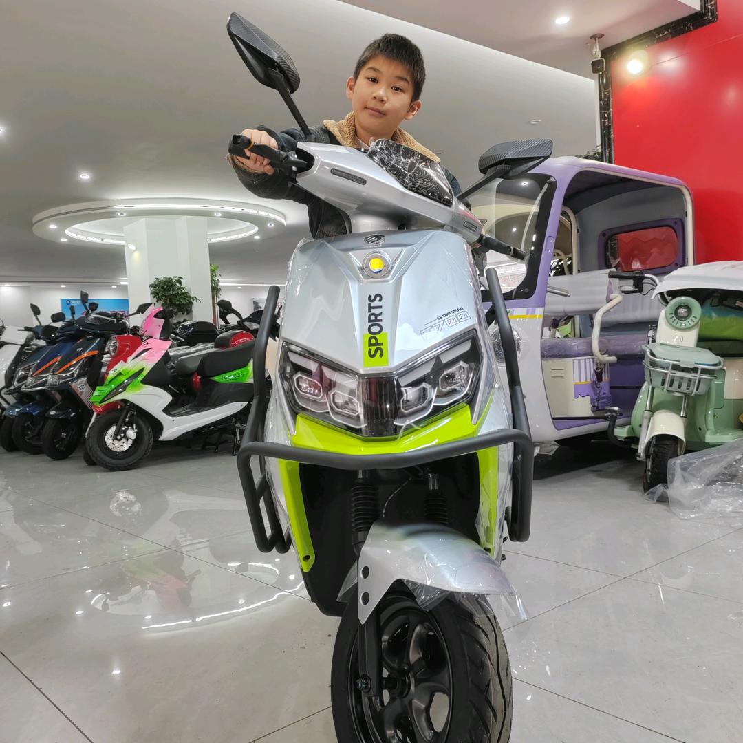 电动车，摩托车，电动三轮车批发销售