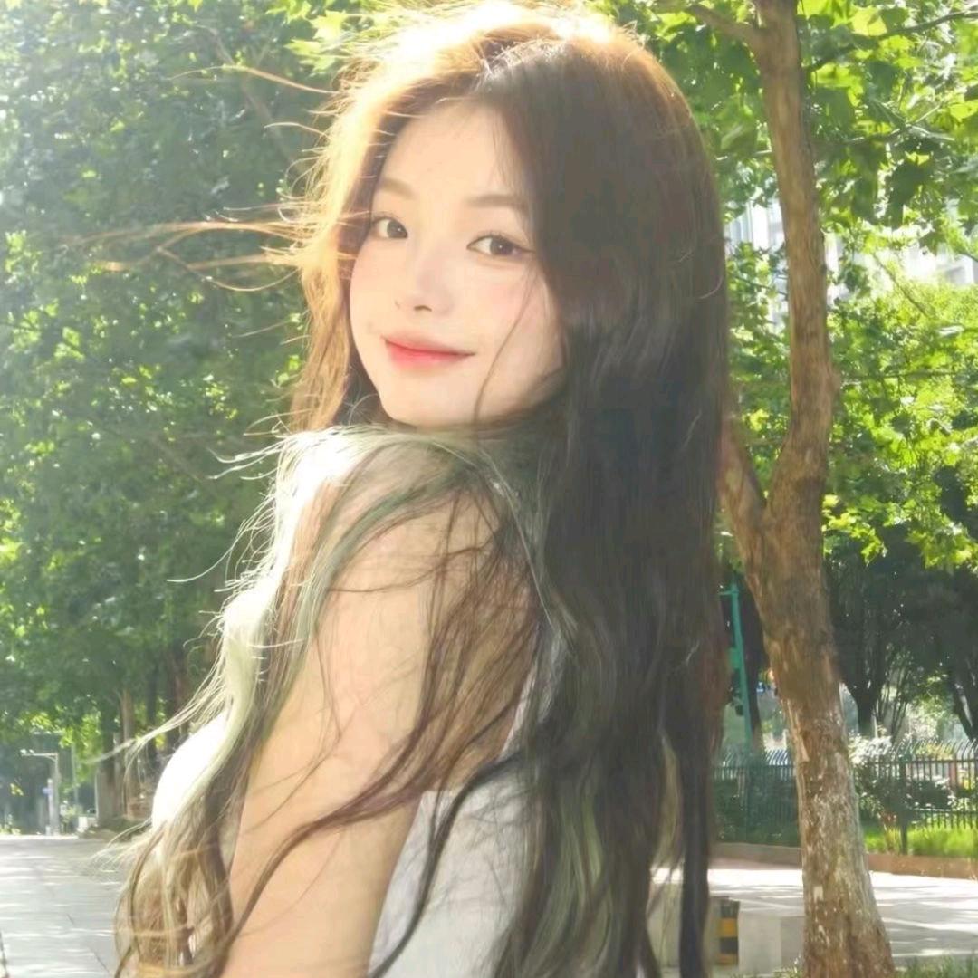 小美扛着AK就冲