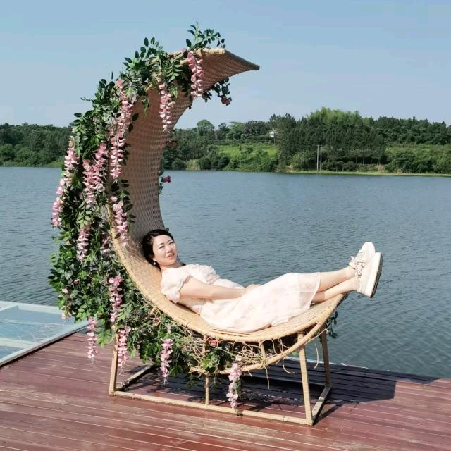 甜筒姐姐