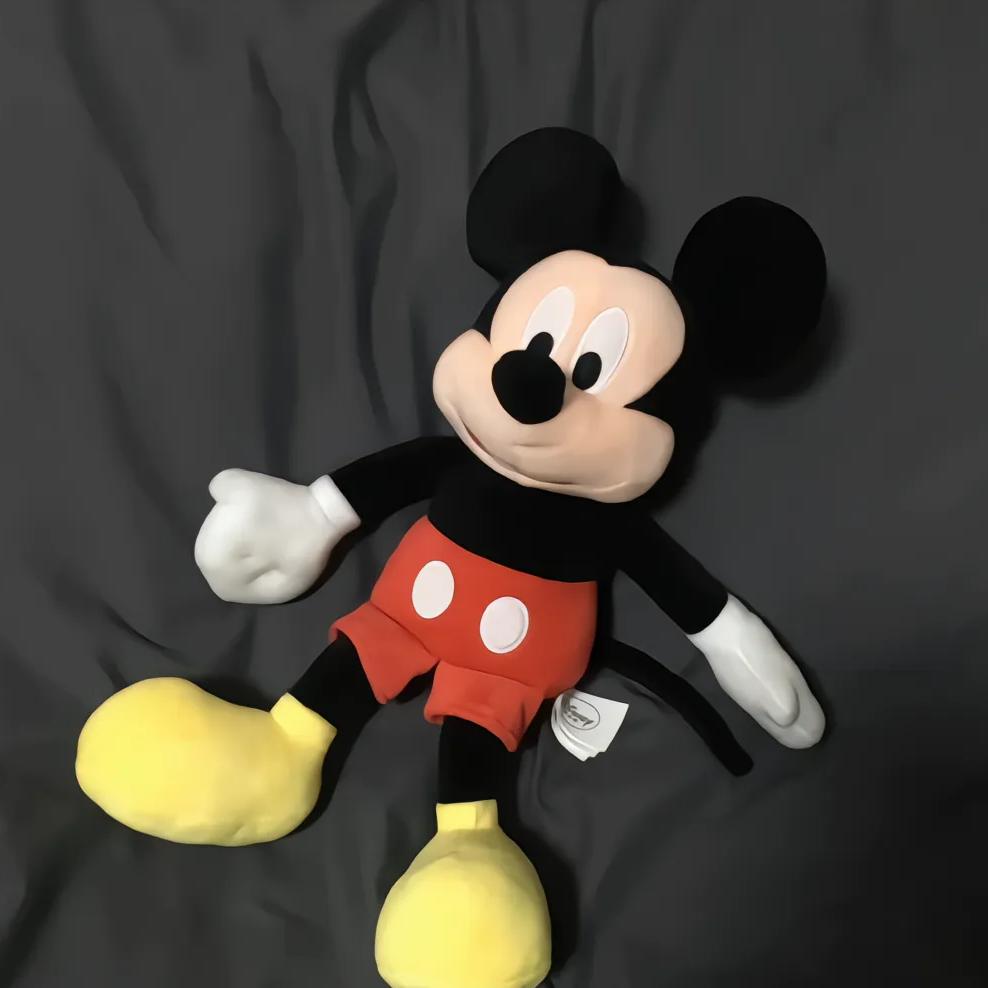 窥探他人幸福的老鼠