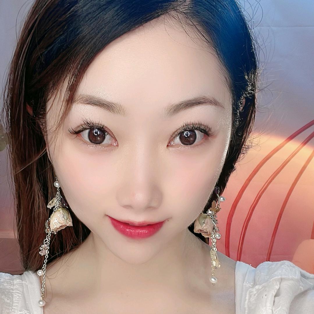 艳   艳