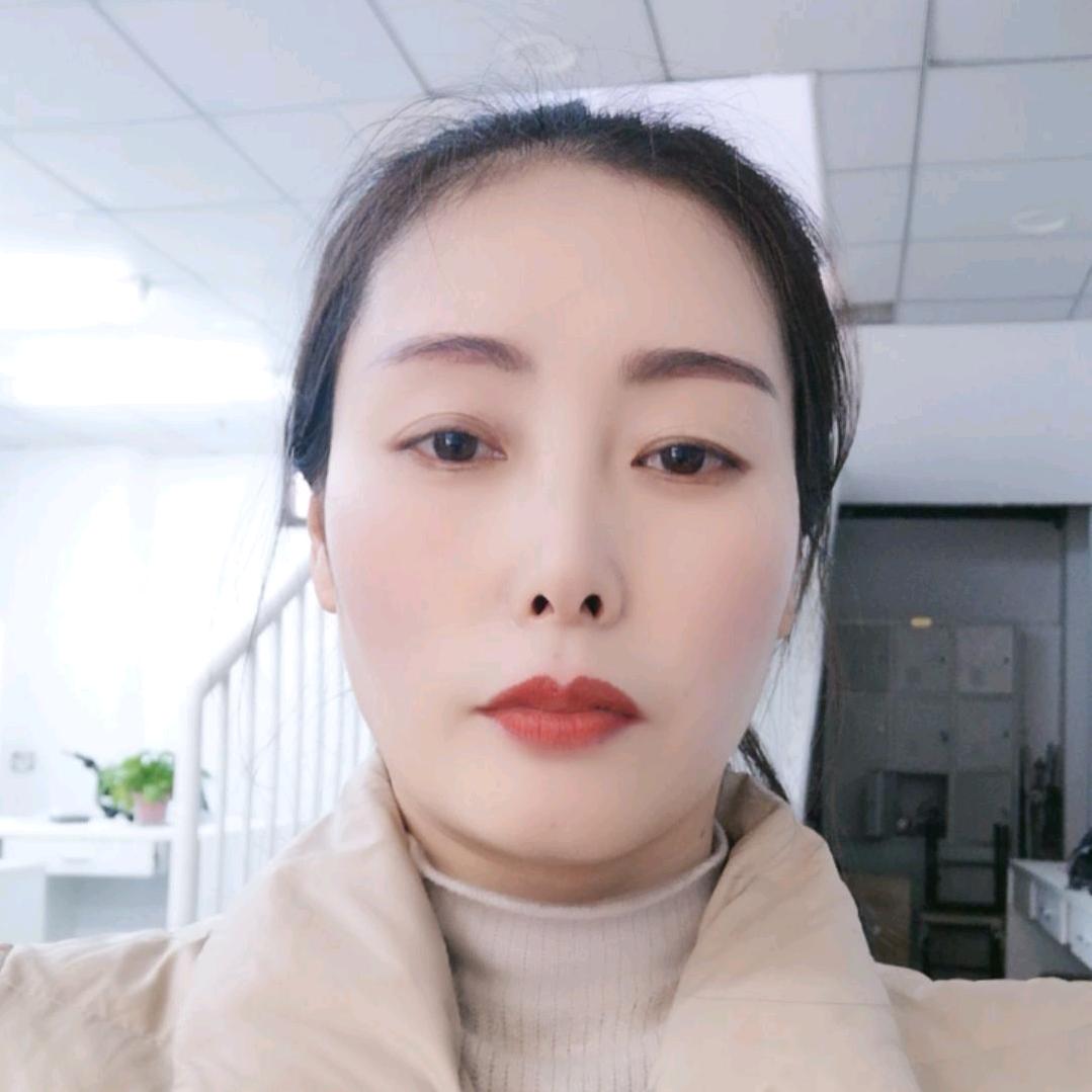 卖房子的柳岩